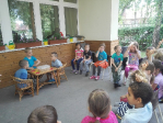 2015-05-20 Bodzaszörp készítés és születésnap a teraszon